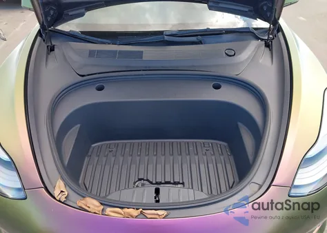 2022 Tesla Model 3 Rear-Wheel Drive z USA, uszkodzony, nr VIN 5YJ3E1EA9NF324627